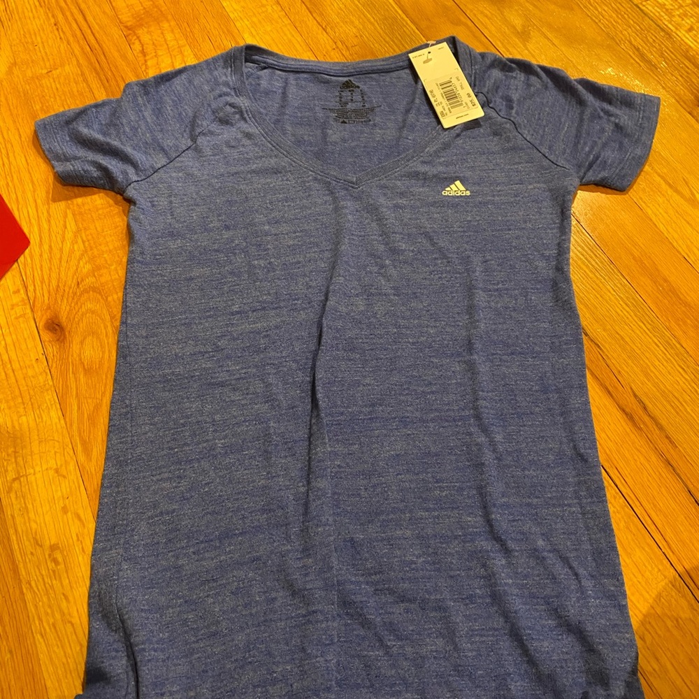 NWT women’s adidas t shirt (fitted)
